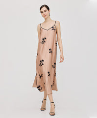 Access Fashion Satin kjole med paliet blomster by Access Fashion