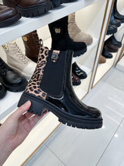 Lakstøvler med leopard by Gioa