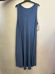 Basis kjole med smuk facon - Brystmål 148cm by B.YI