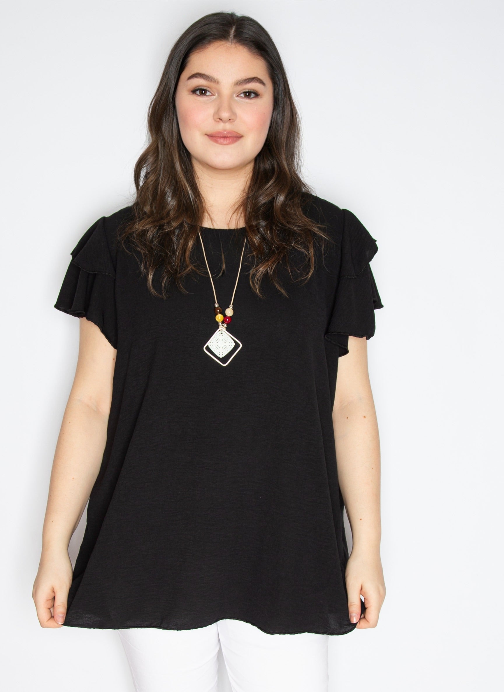 T-shirt med flæseærme og halskæde - ITFEB25 by Miss One