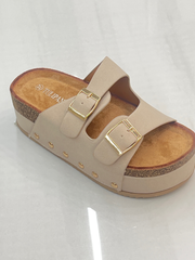 Plateau sandaler med studs by Gioa