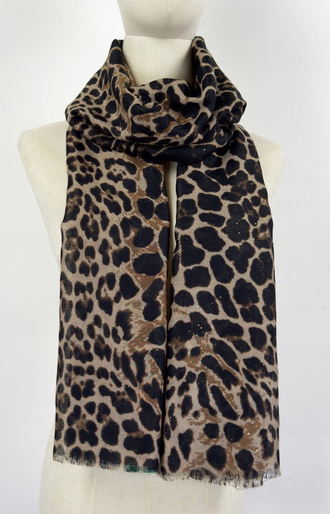 Tørklæde med leopard og glimmer by Katier