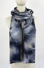 Tørklæde med elegant blomster mønster by Katier