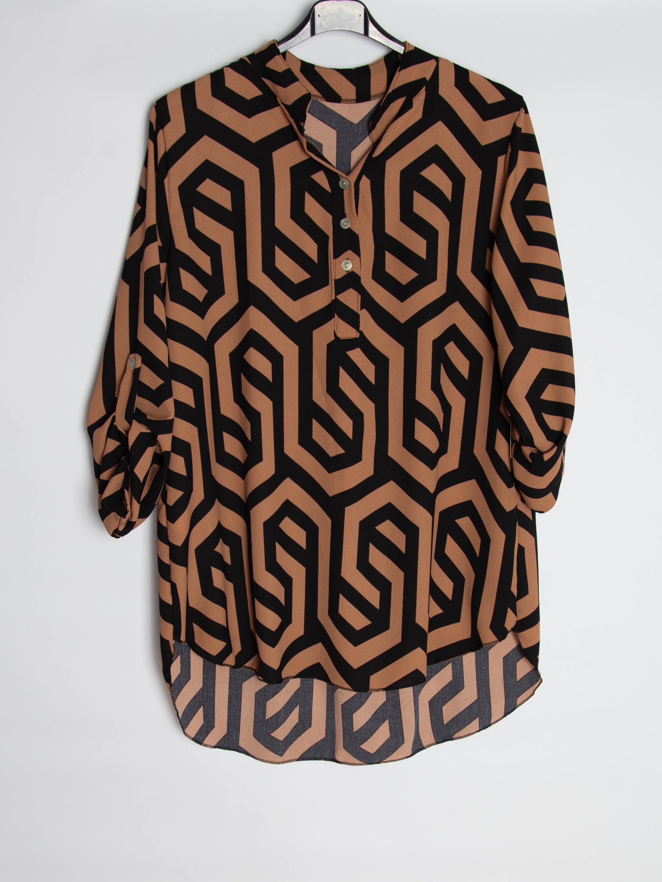 Bluse m. Kort lang effekt - Brystmål 130cm - Ingen returret - ITNOV24 by Krone 1