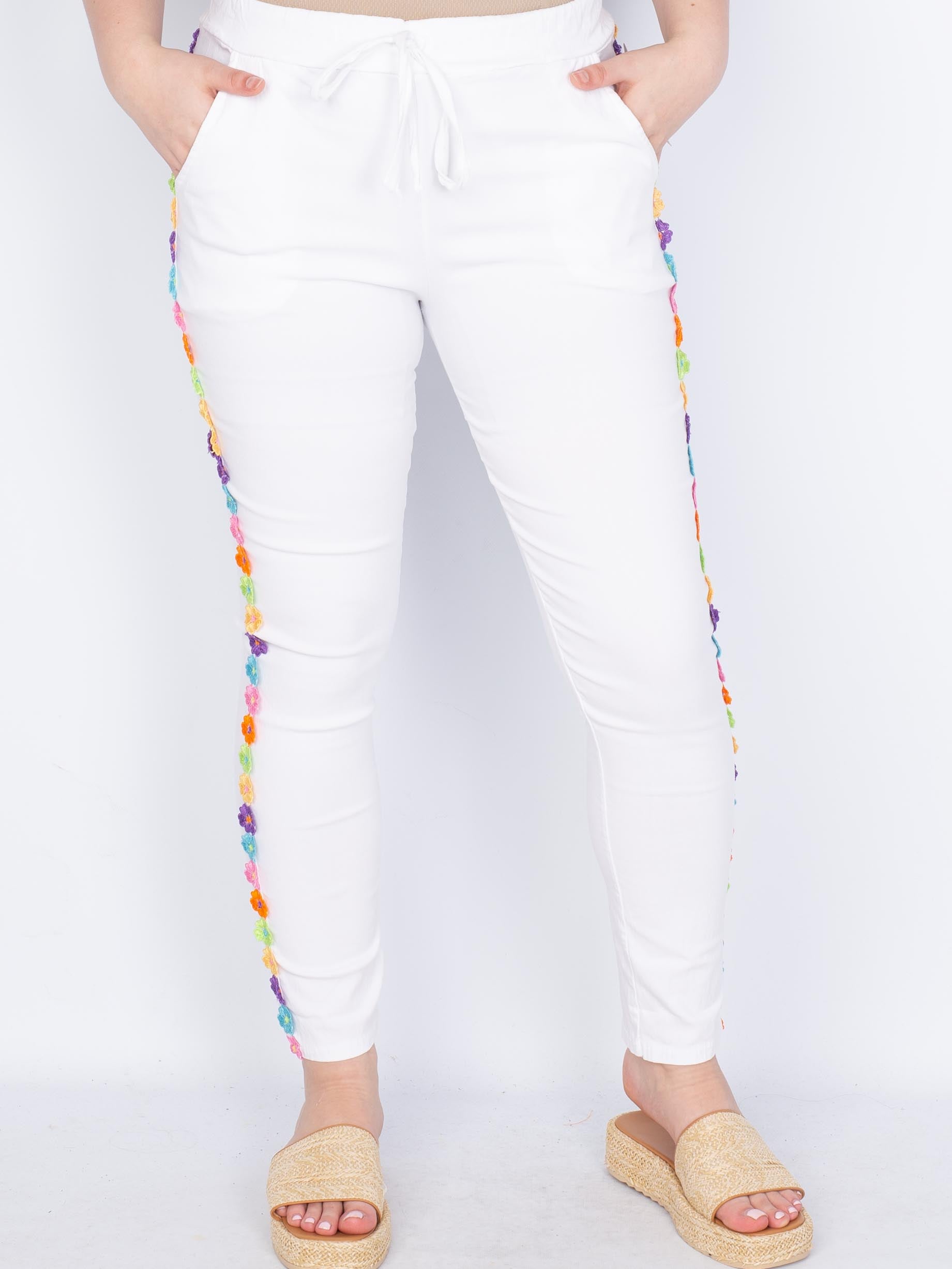 Mirakelbukser med blomster i siden by Krone 1