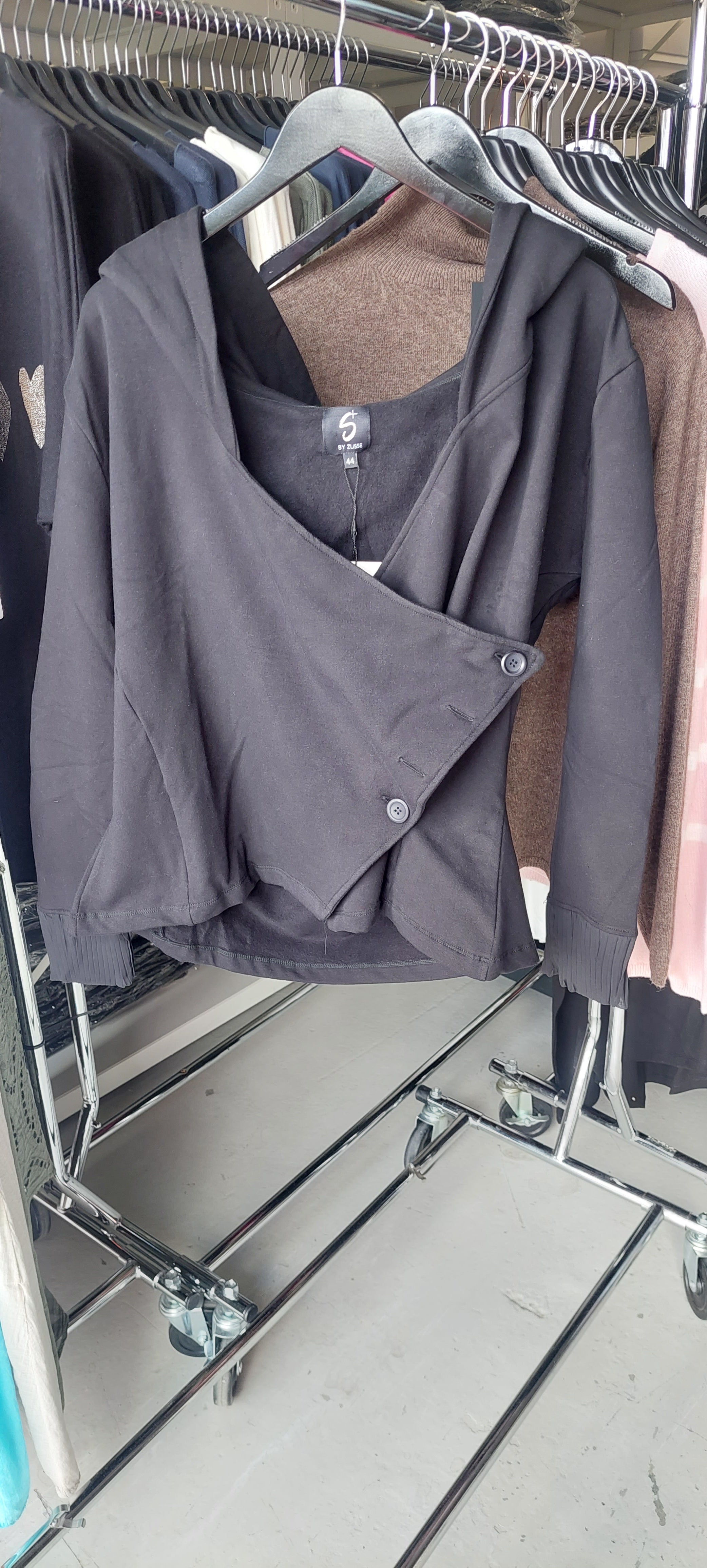 Zusse Cardigan M. Plissé Manchet Sort by Krone 1