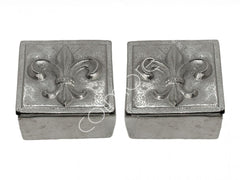 Box med låg og lilje – kvadratisk sølv-look 10x10x10 cm by CM