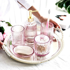 Badeværelses sæt (sæt af 5) Rosa – Elegant og praktisk tilbehør til badeværelset by Krone 1 - Kina