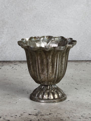 Dekorativ kop på fod – Antik sølvlook by T&T