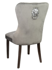 Krone 1 - Spisebordsstole med løvehoved grå træ ben by Krone 1