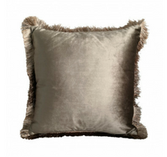 Cushion Velvet Taupe Deer 40x40 cm – Eksklusiv Velour Pyntepude by M&M