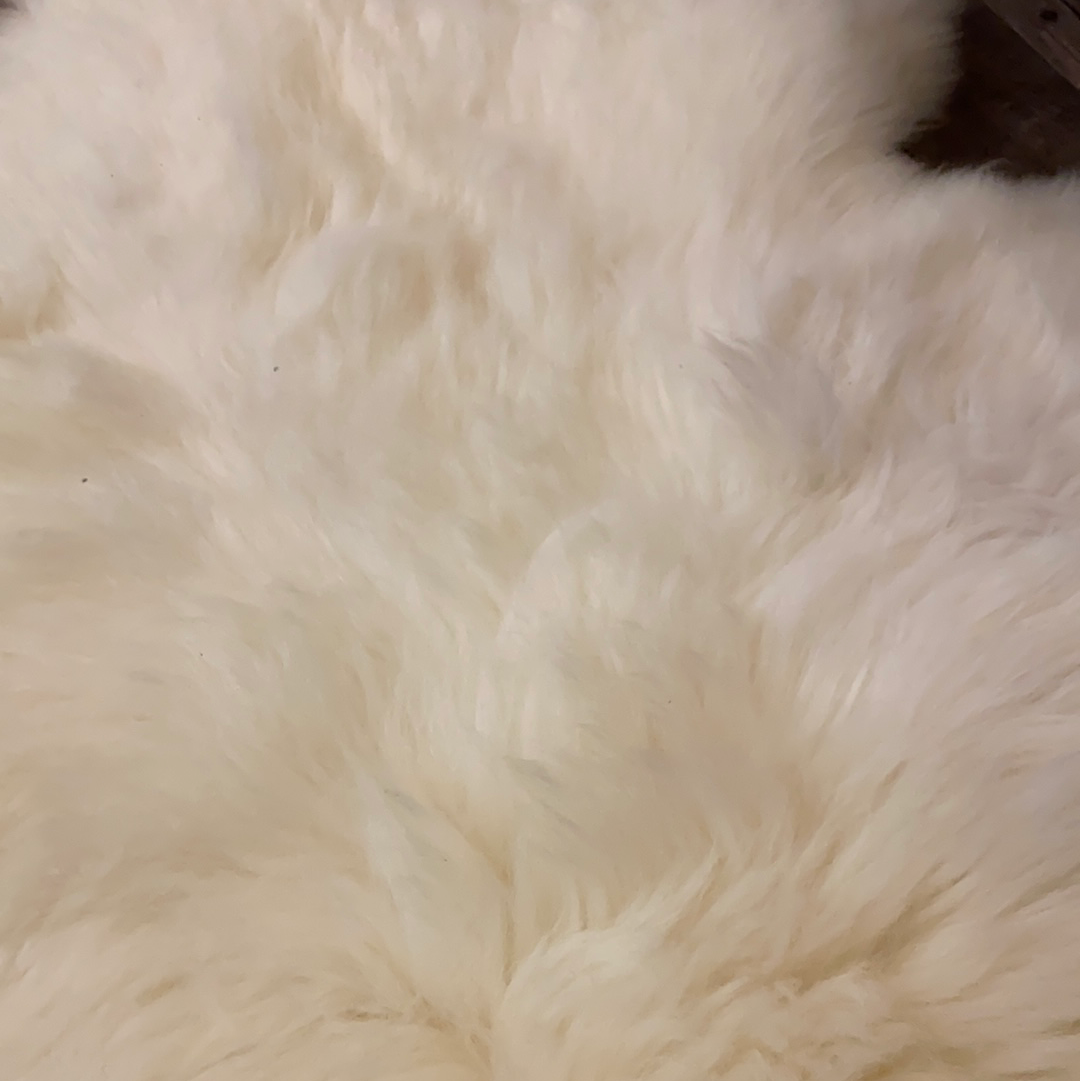 Hvidt Lammeskind Naturlig Hygge & Eksklusiv Komfort by Krone 1