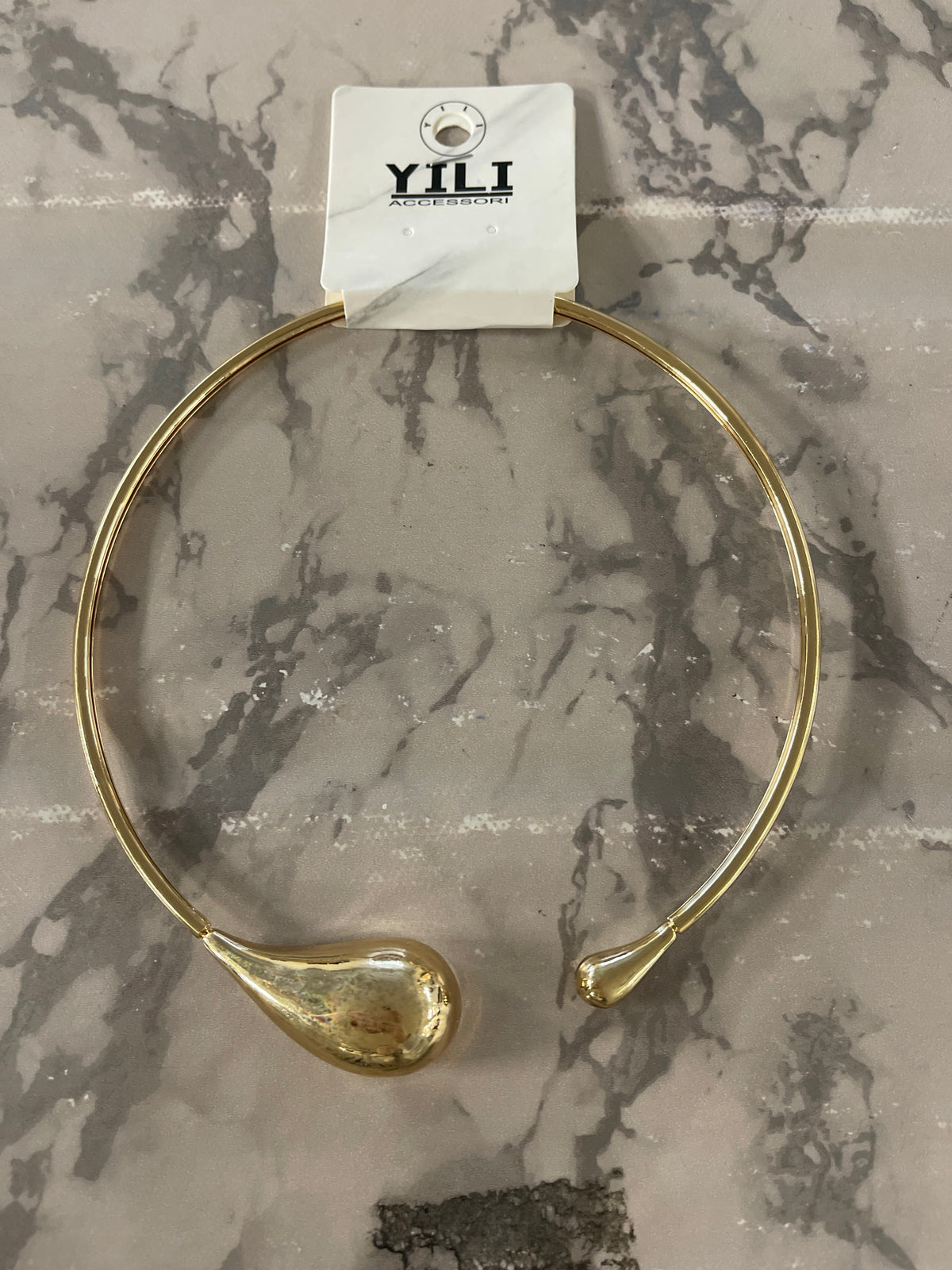 Rund halskæde med dråber guld