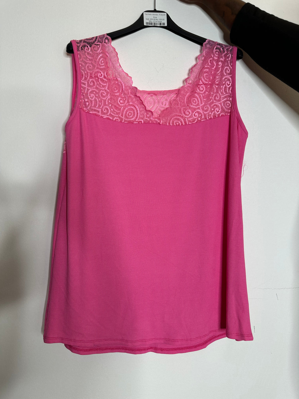 Top med v blonde - ITJULI25