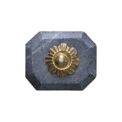 Knob of marble w. brass decor H3.5/L4 cm grey