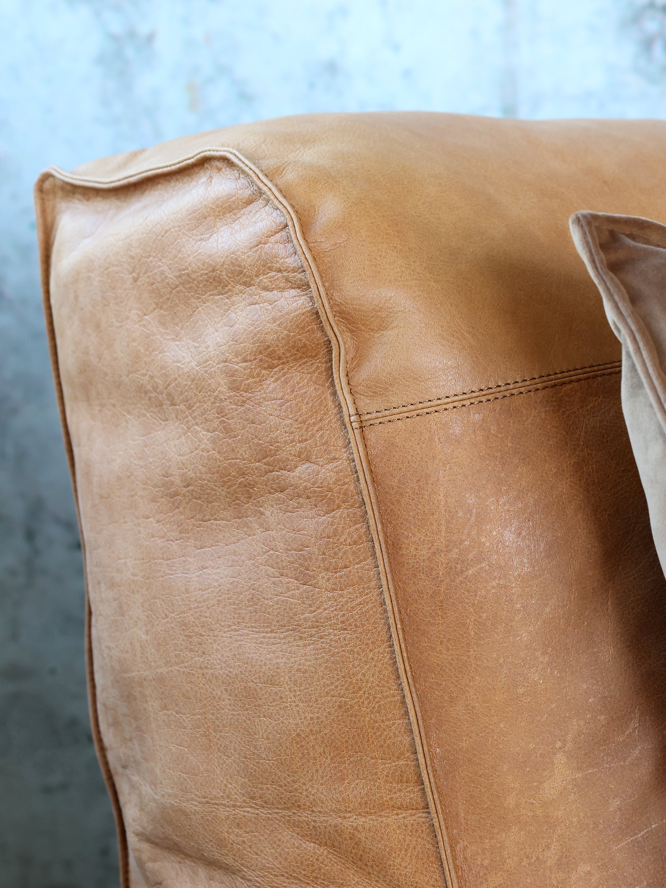 Loungestol i læder, H83/L103/B83 cm cognac