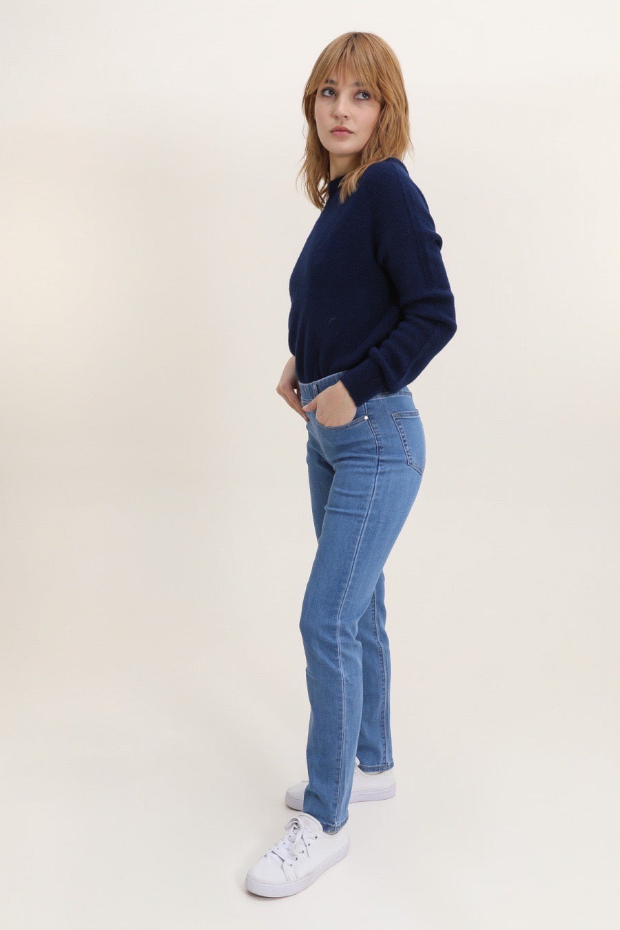 Jeans med elastik i taljen midwash