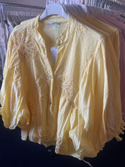 Skjorte med paillet blomster by Sierra