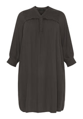 No. 1. By Ox Kjole med smock-overdel og 3/4-ærmer smock-manchetter