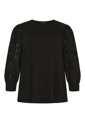 No. 1. By Ox O-halset T-shirt med 3/4 blomsterblondeærmer