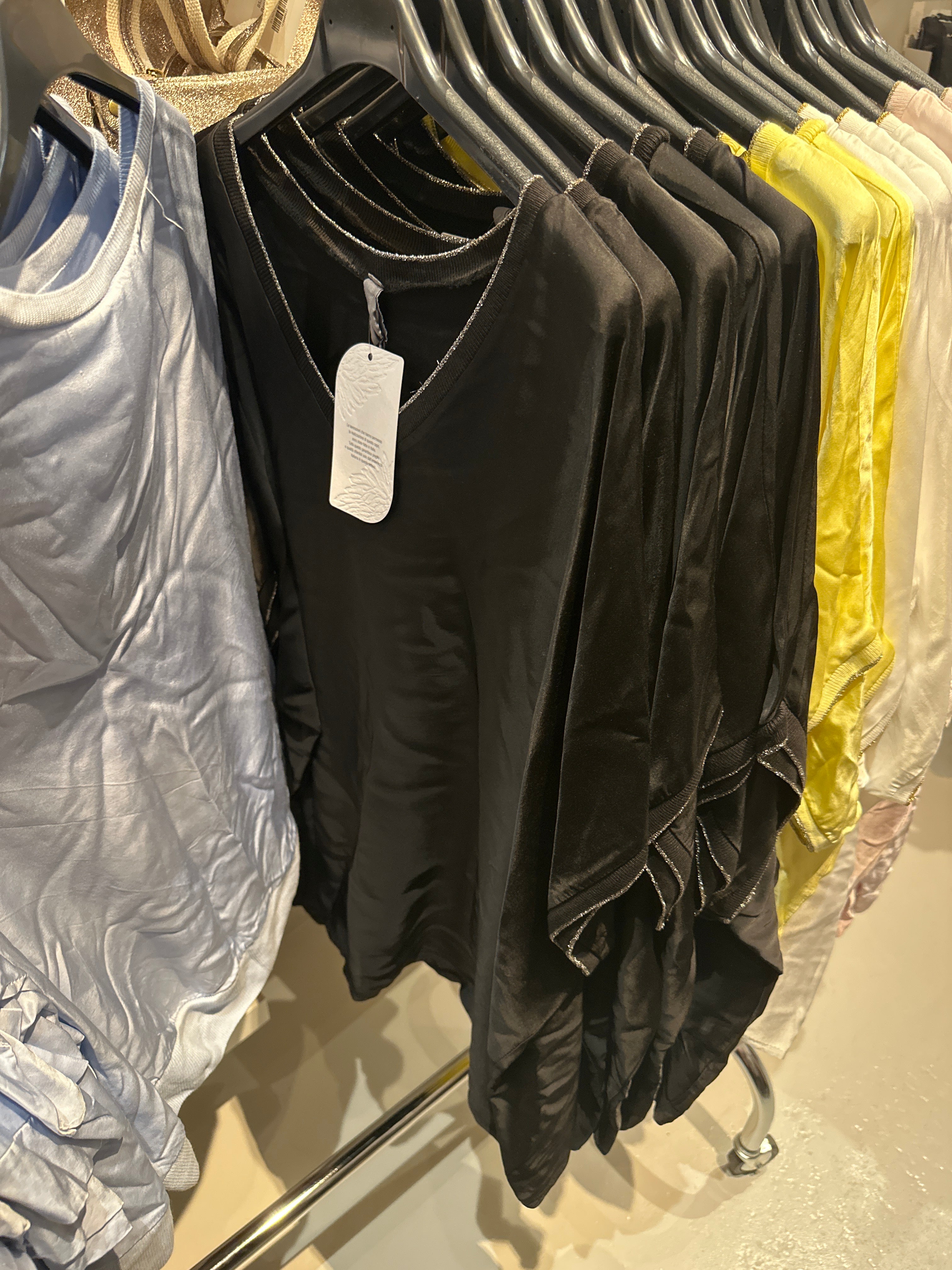 Oversize satin bluse med glitter kant by Luxluna