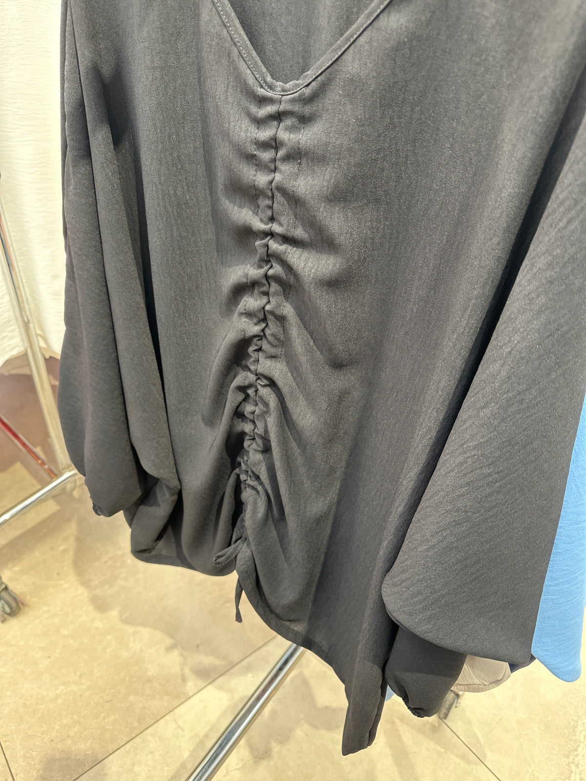 Bluse med ruching - Ingen returret - ITFEB25