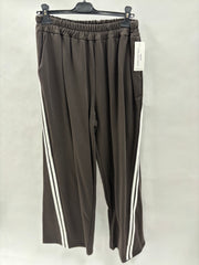 Løse Bukser Med Striber