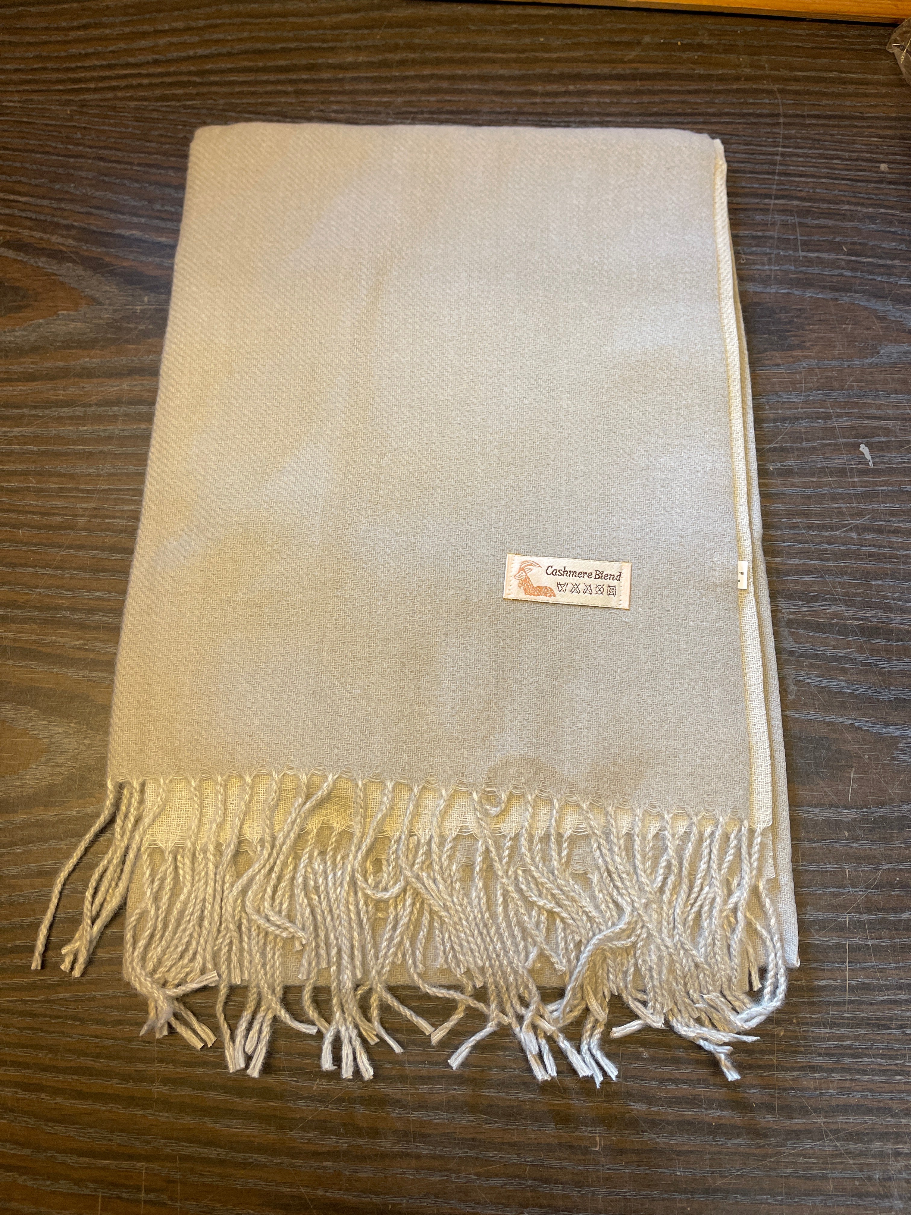 Cashmere blend tørklæde med frynser