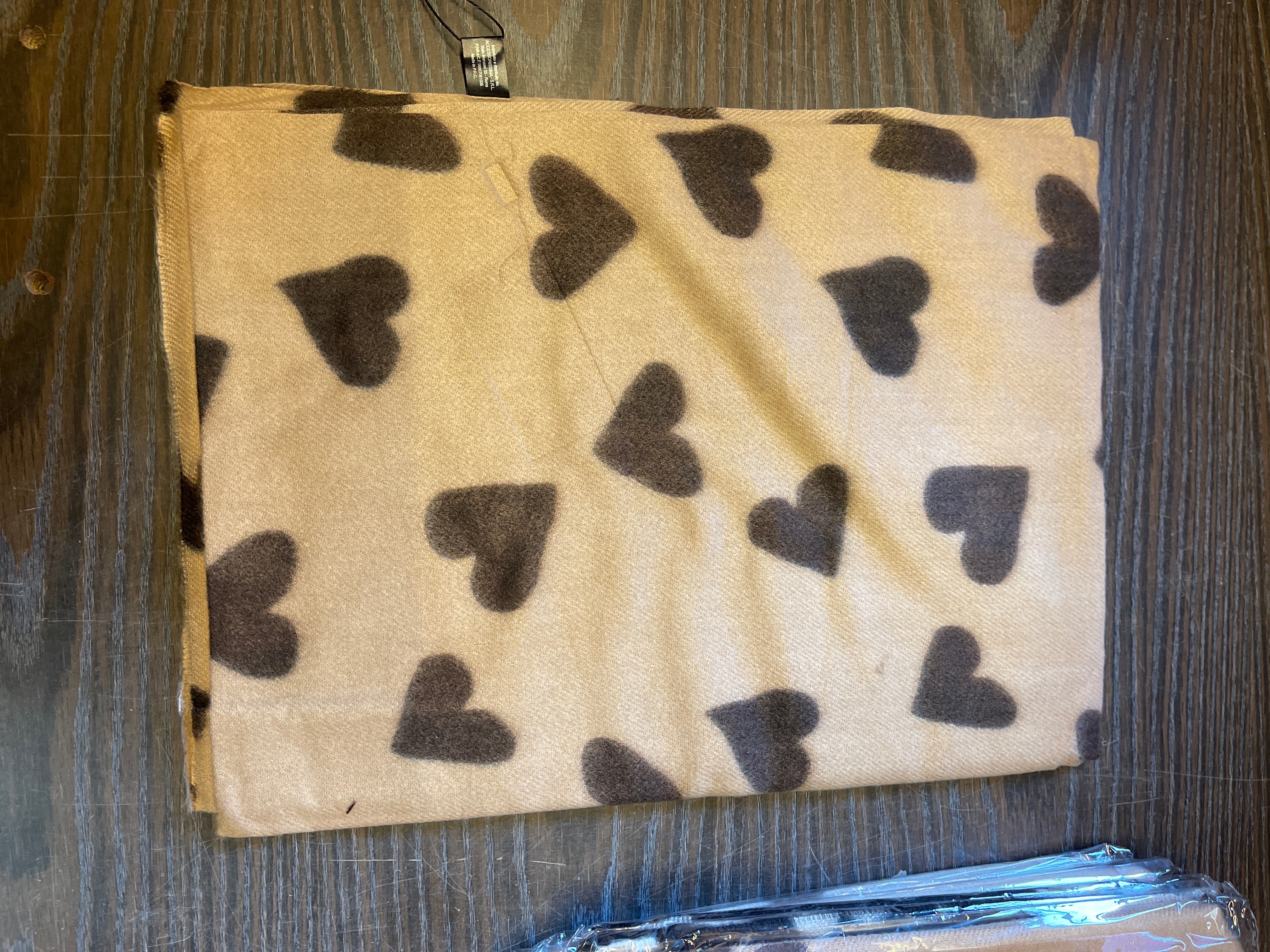 Halstørklæde med hjerter