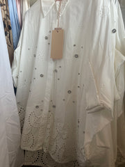 Kortærmet broderianglaise skjorte med bling by Zeta Otto