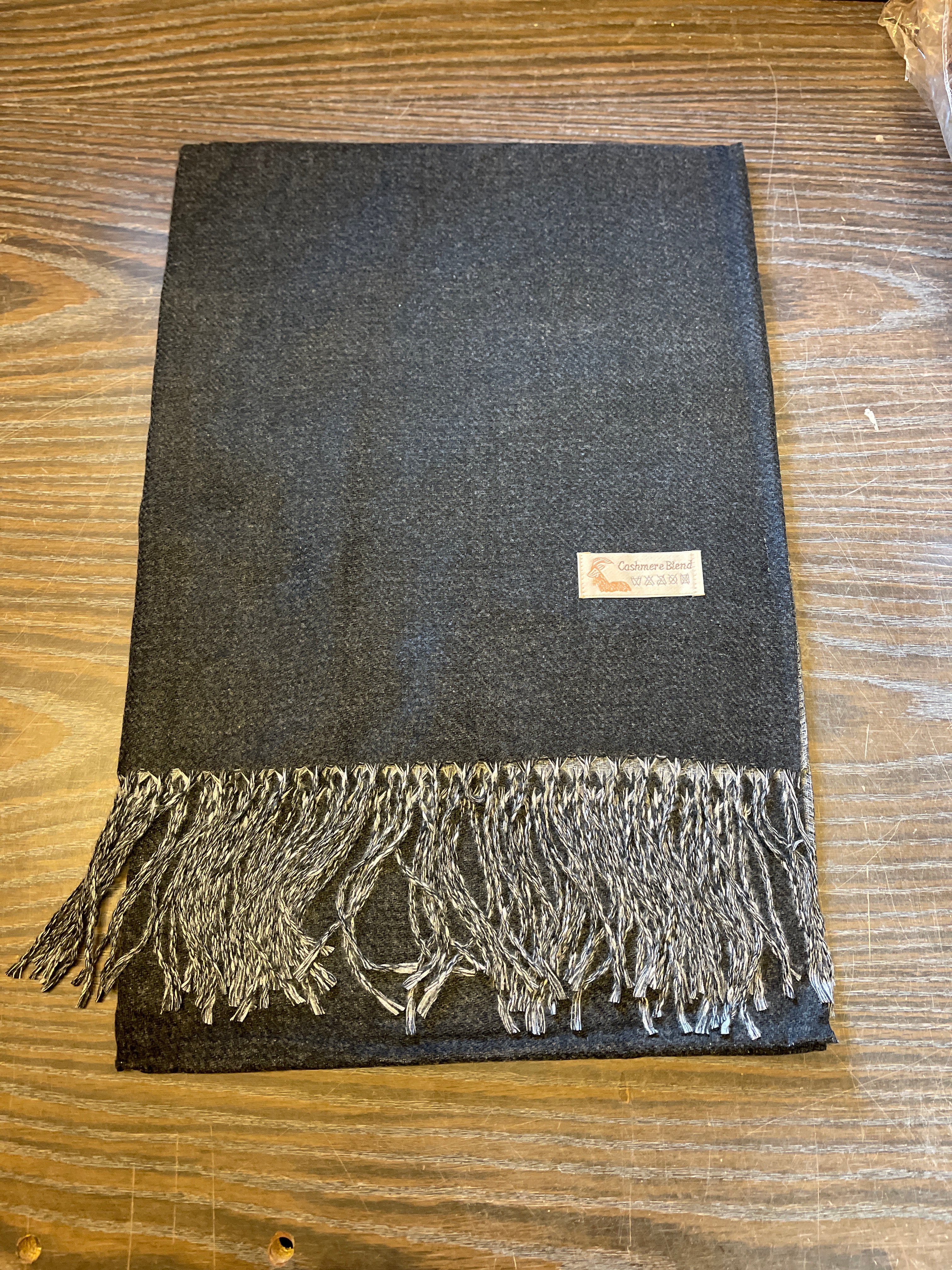 Cashmere blend tørklæde med frynser