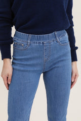 Jeans med elastik i taljen midwash