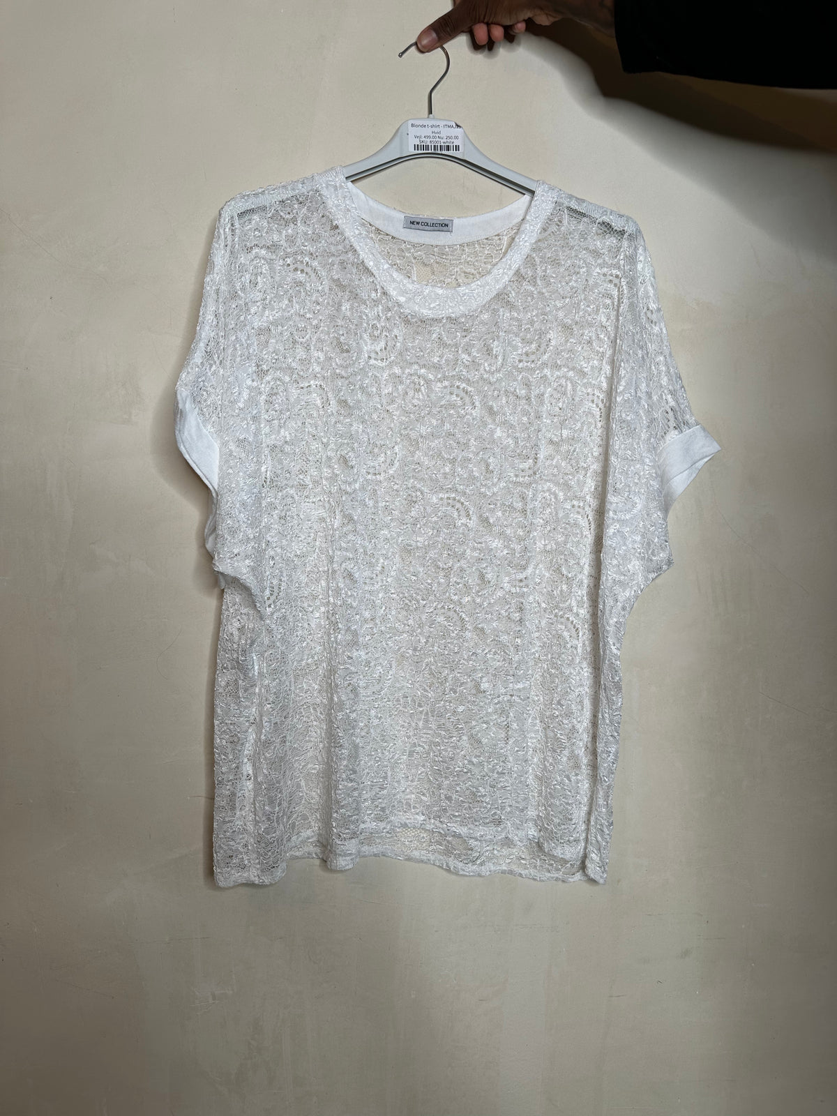 Blonde t-shirt by Miss Style