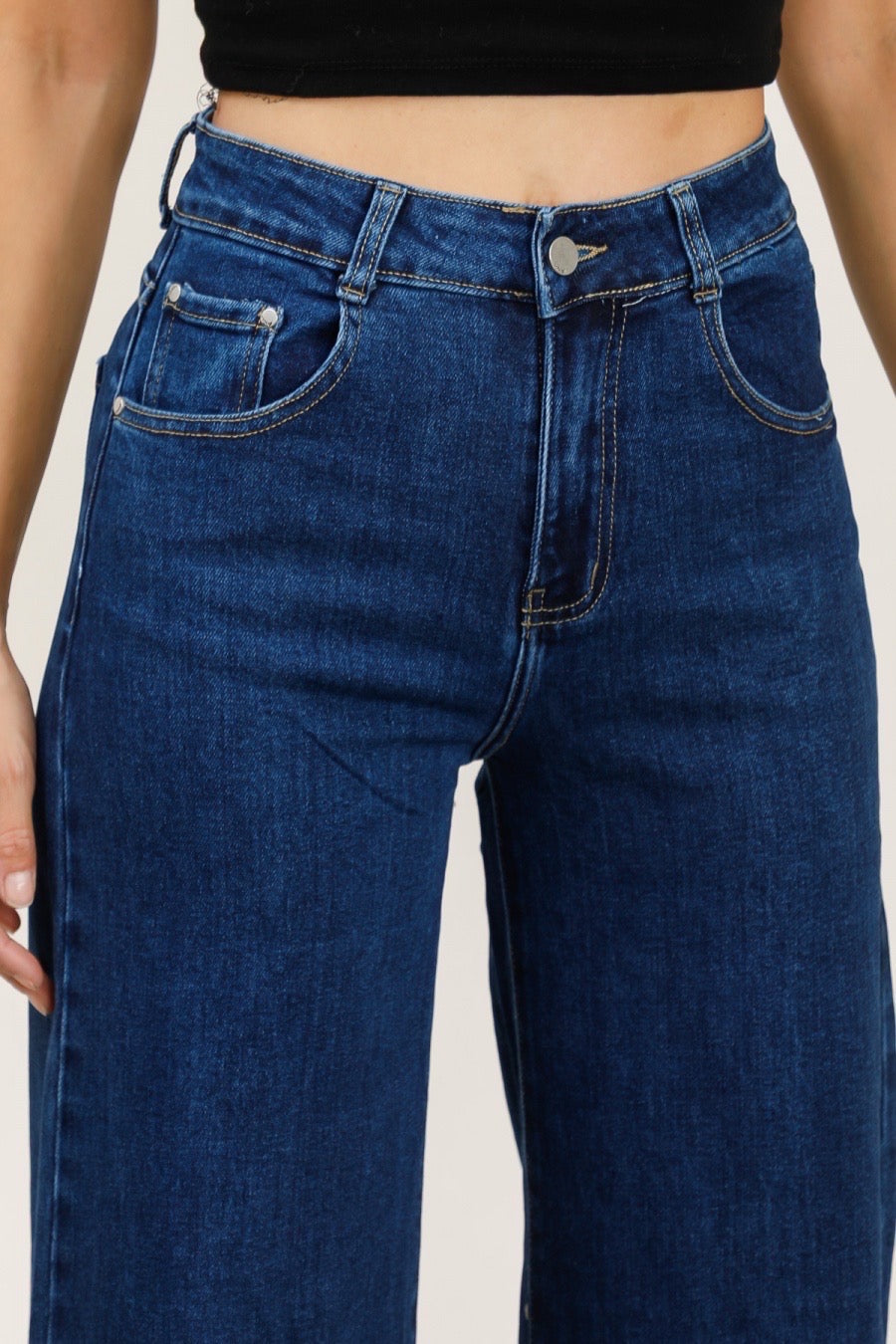 Jeans med vidde og bredt strykke forneden by G-Smack