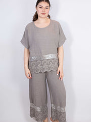 Hørbluse med bling og blonde