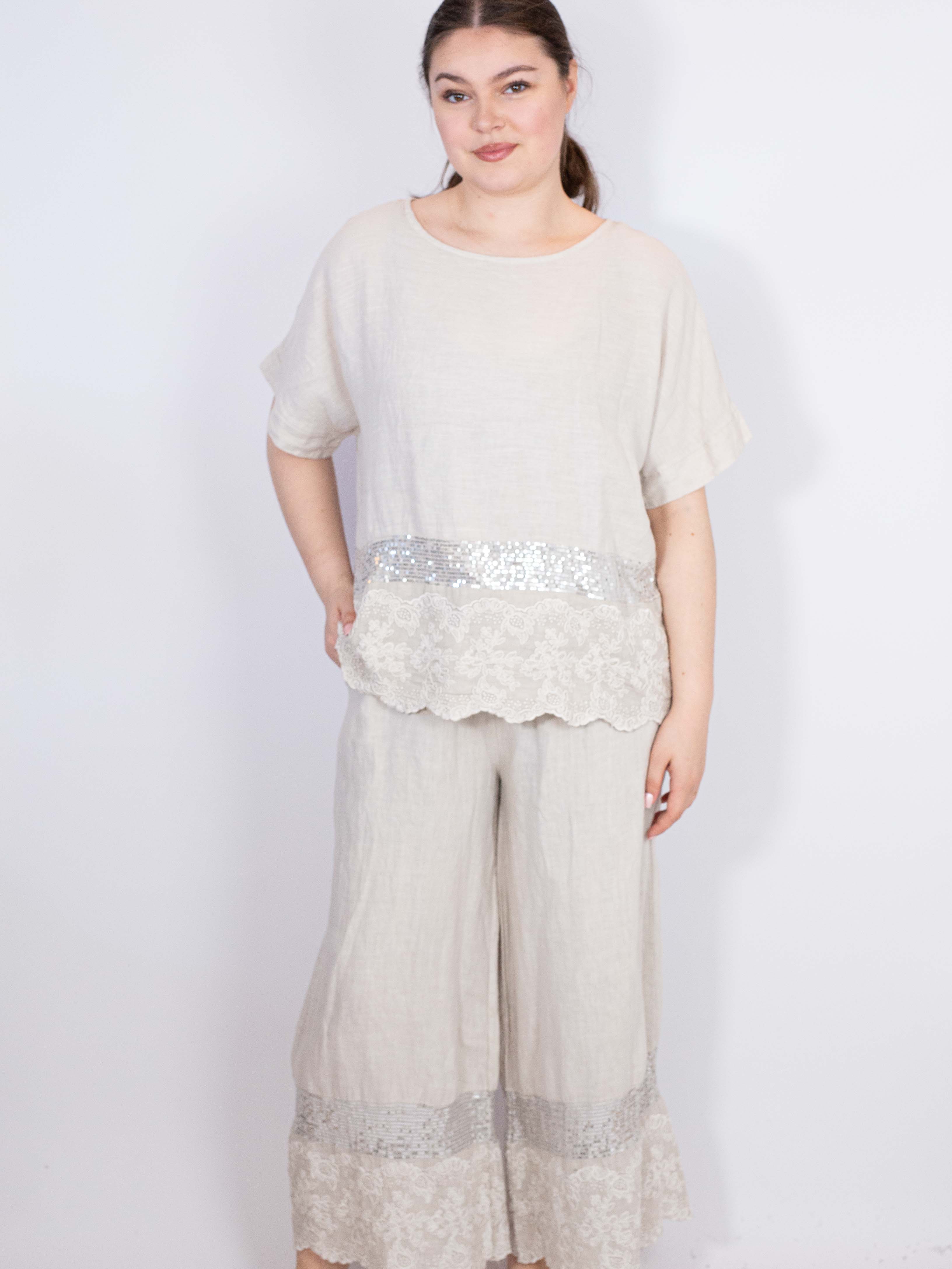 Hørbluse med bling og blonde