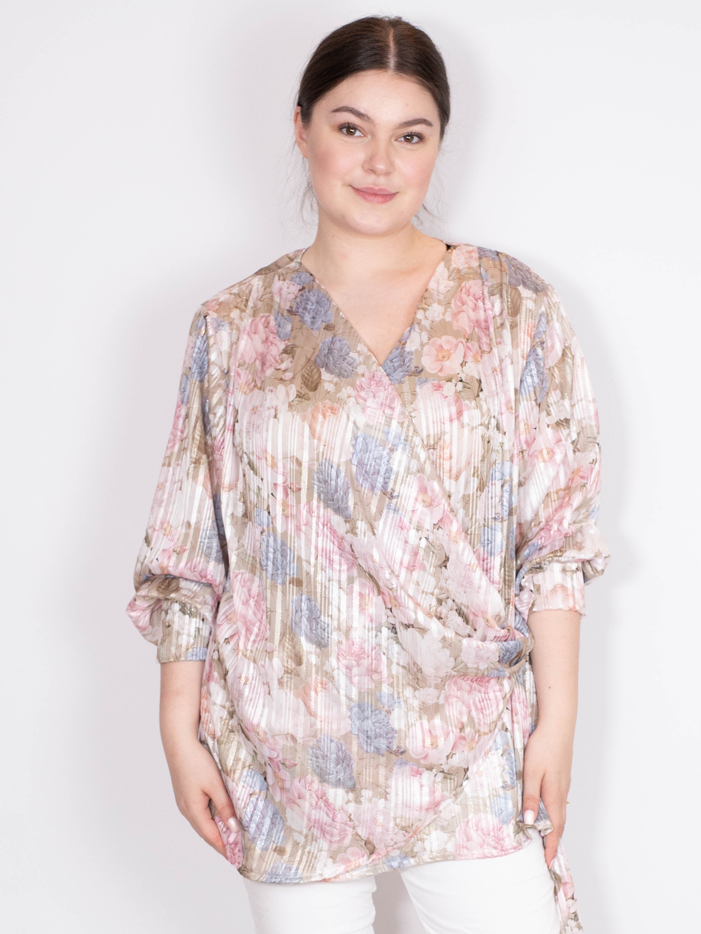 Wrap bluse med rose print