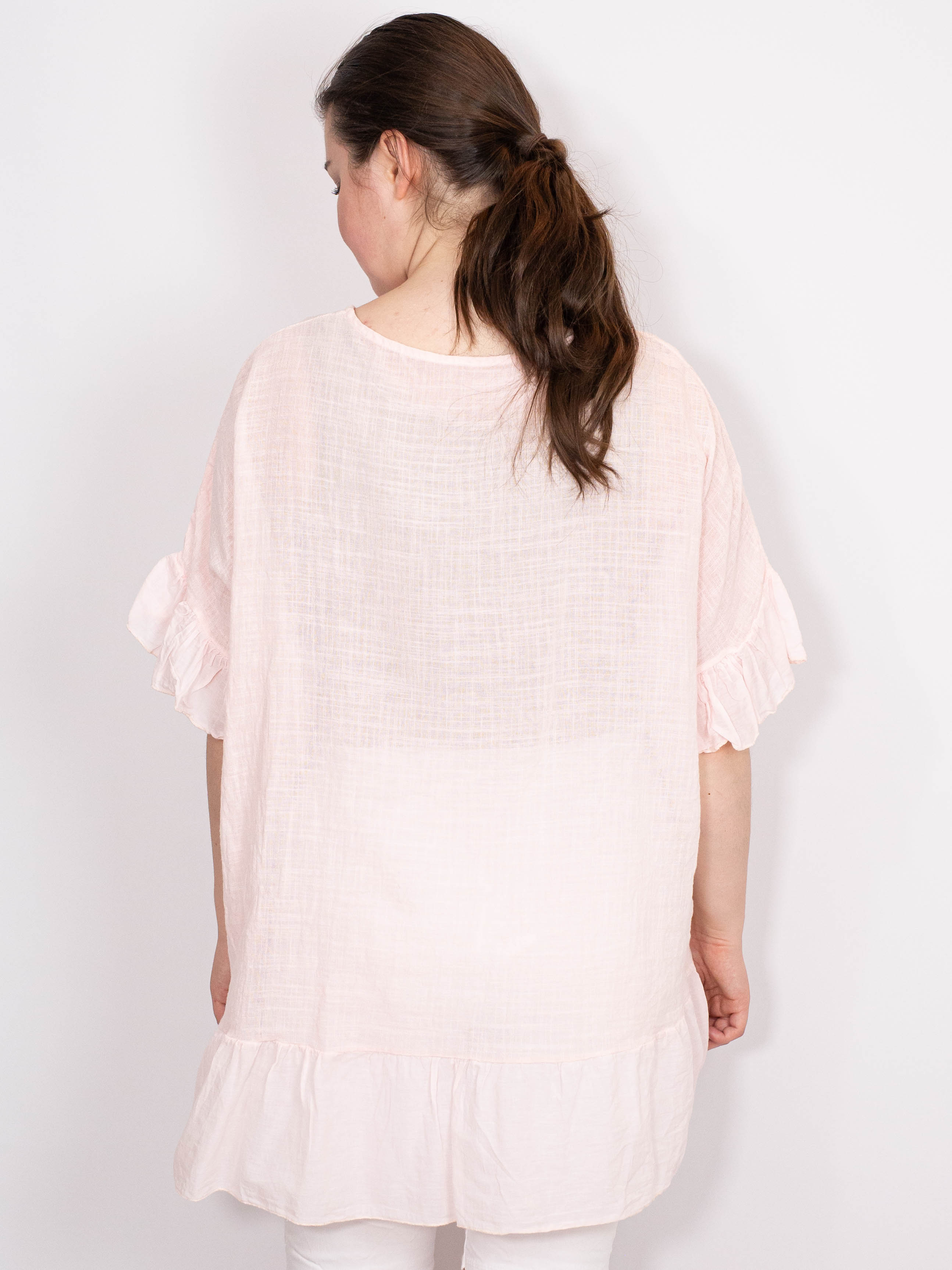 Bomuldsbluse med flæsekanter - Brystmål 140cm