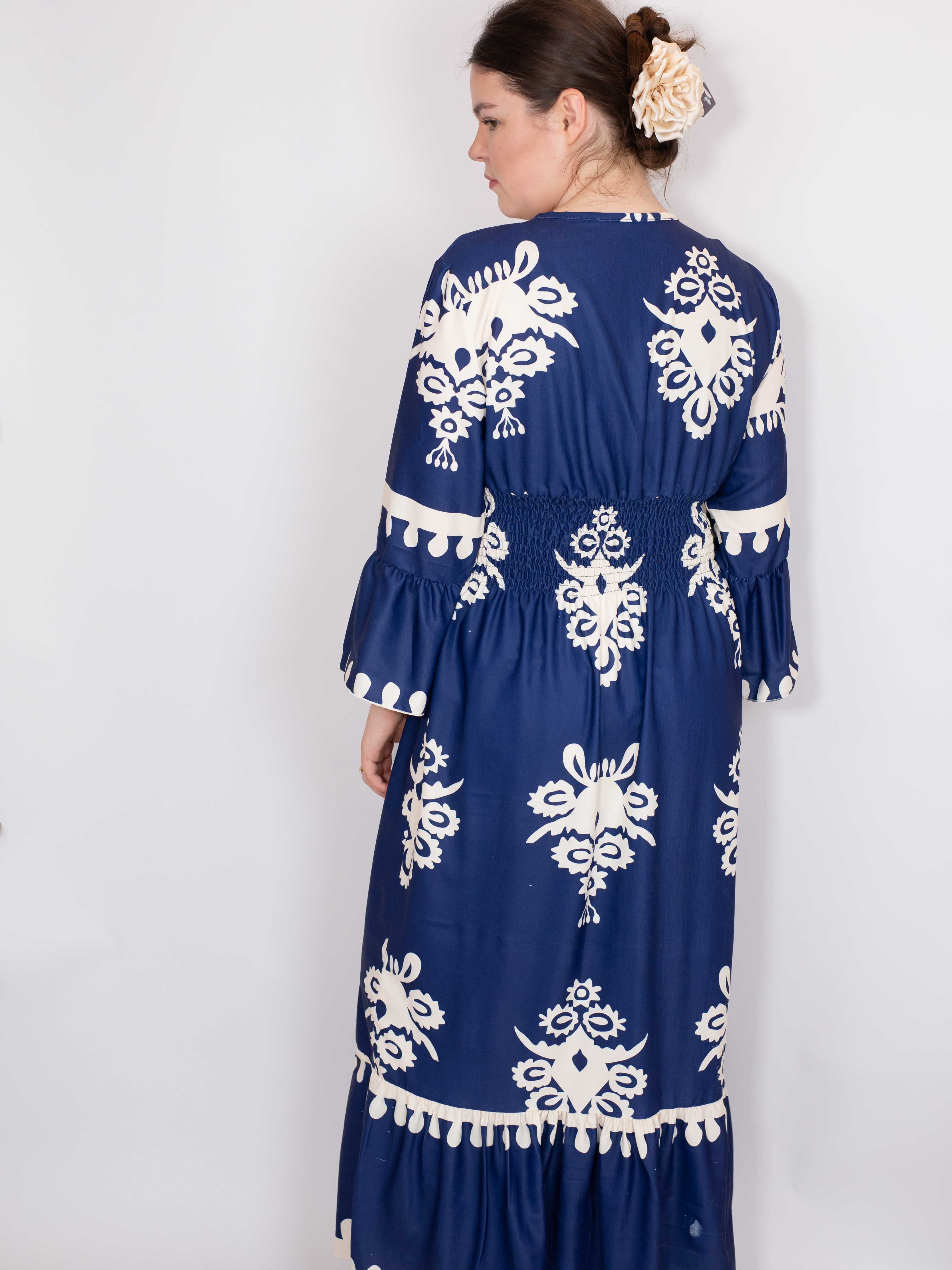 Mønstret kjole med smocktalje - Brystmål 130cm - Ingen returret
