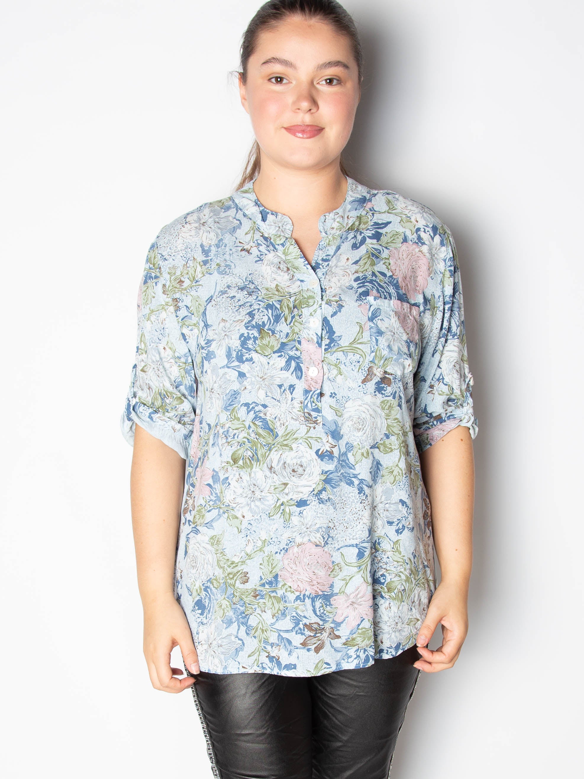 Skjorte med blomster print - ITFEB25