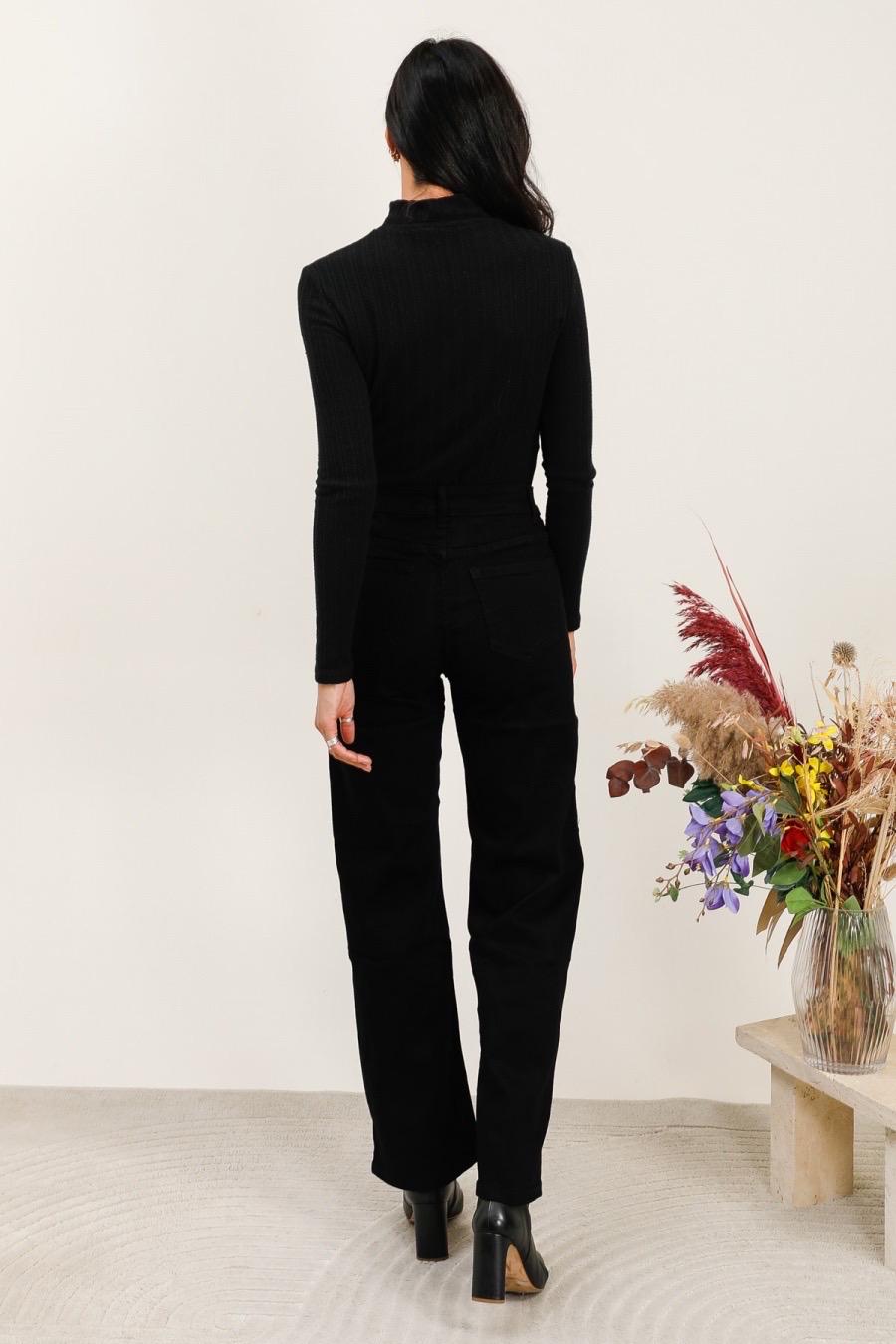 Jeans i sort med bred ben og hjerte bling knapper