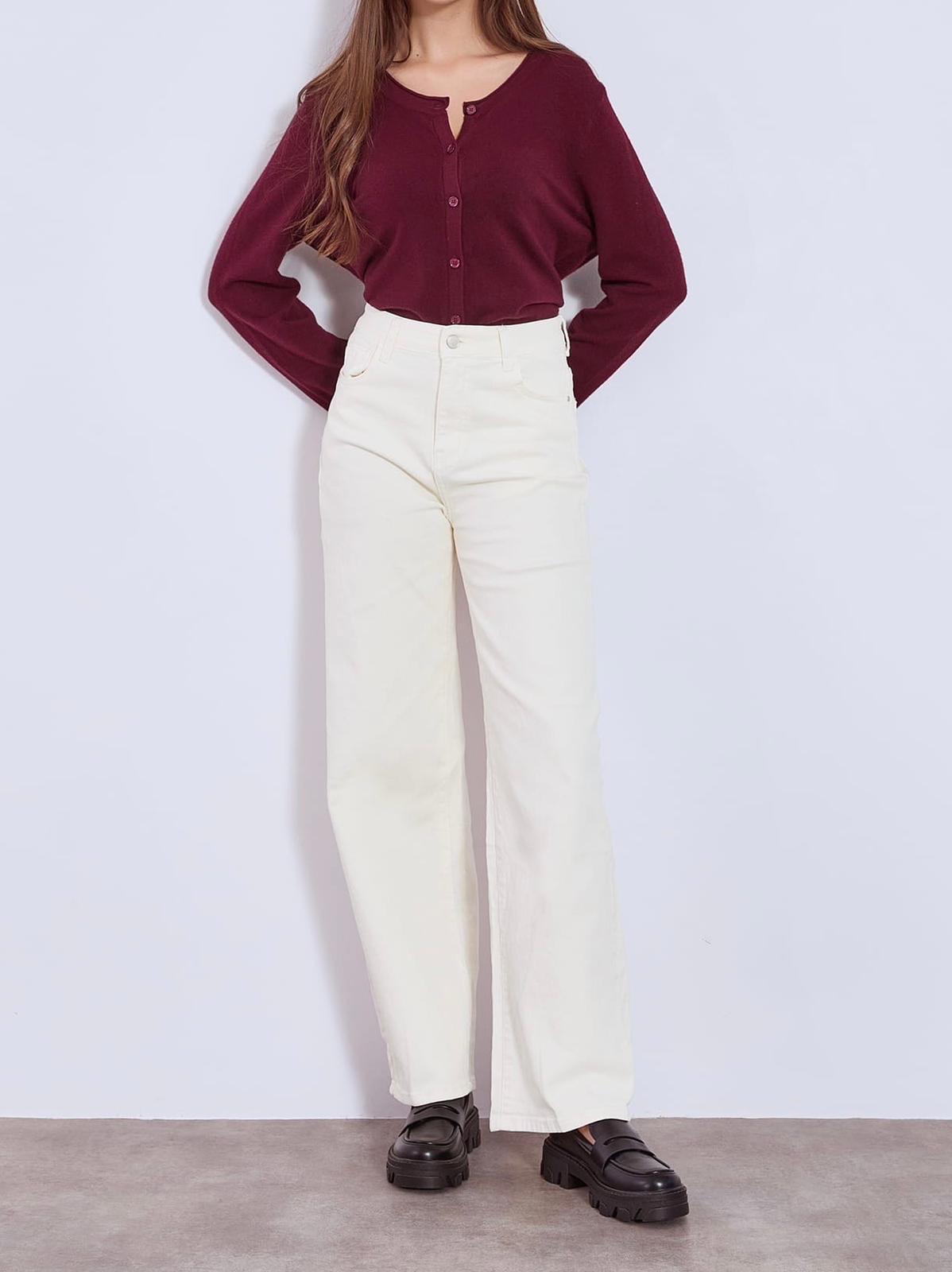 Jeans i creme med brede ben