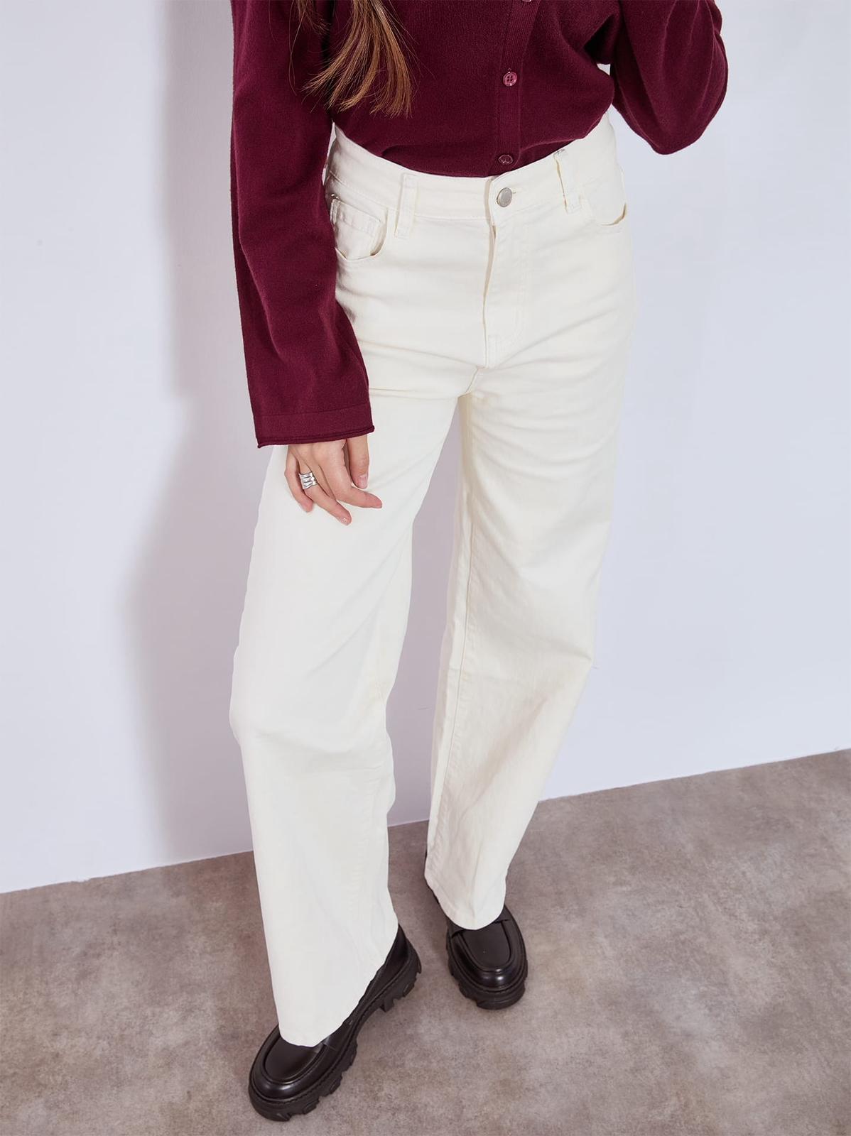 Jeans i creme med brede ben