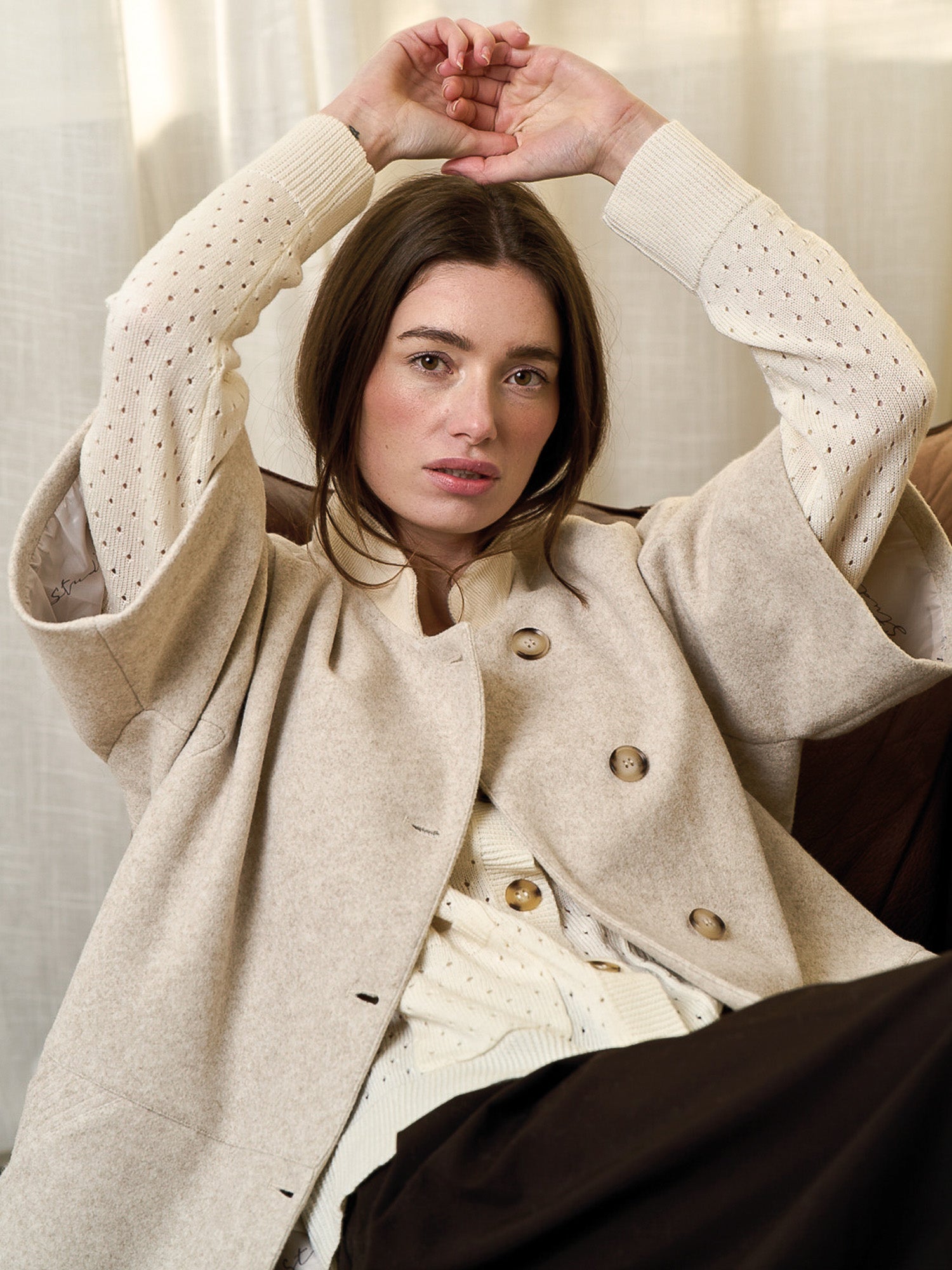 KPHWOOLI STUDIO Cape Jakke