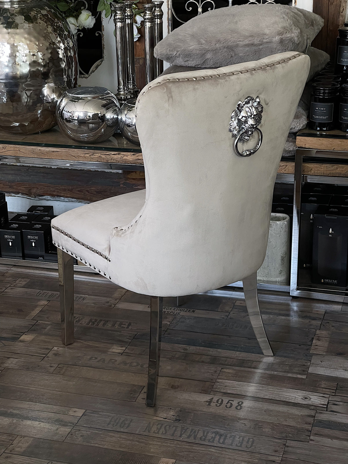 Spisestole med løve metalben taupe