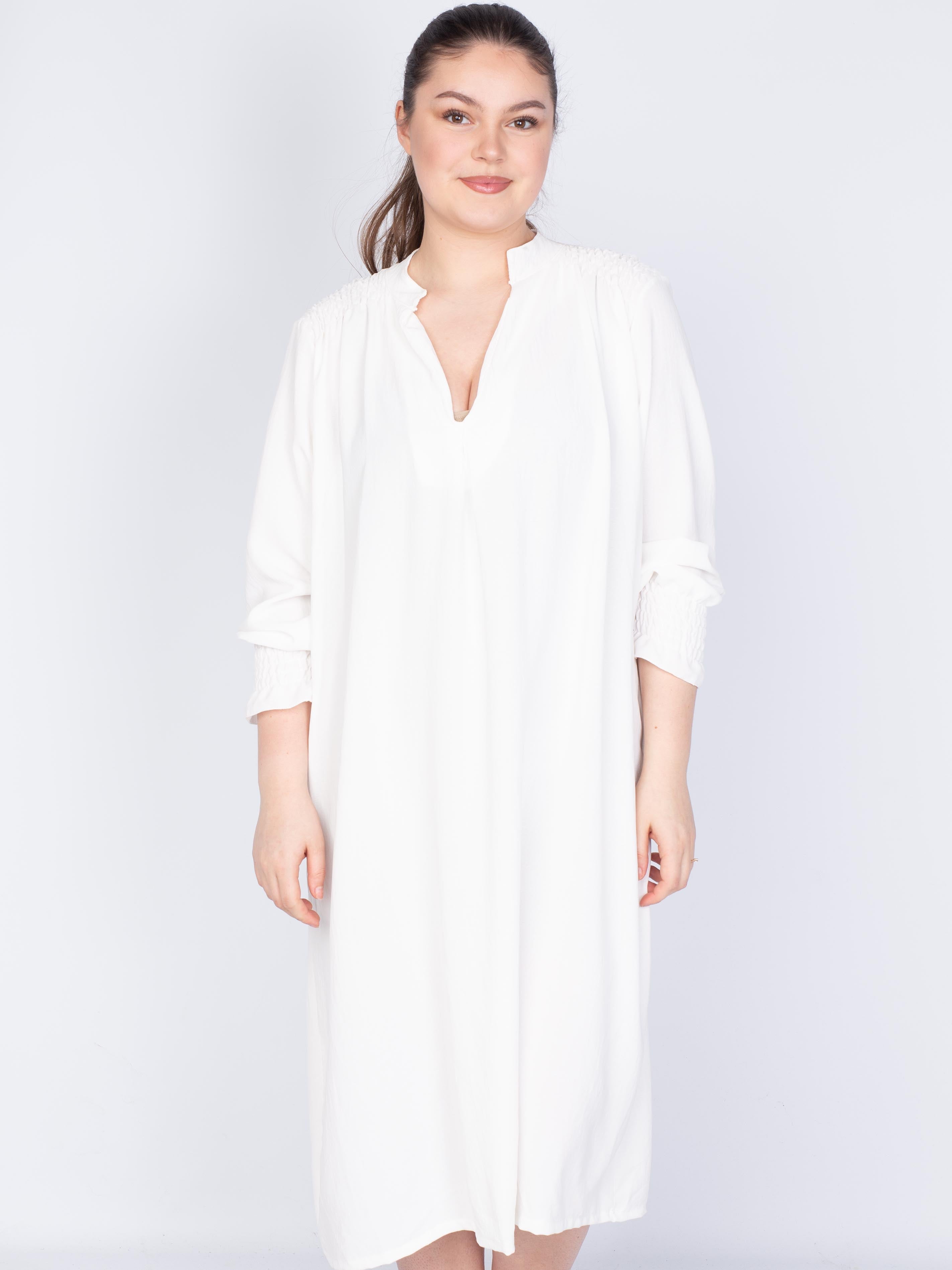 Skjortekjole med smock skuldre - Brystmål 130cm