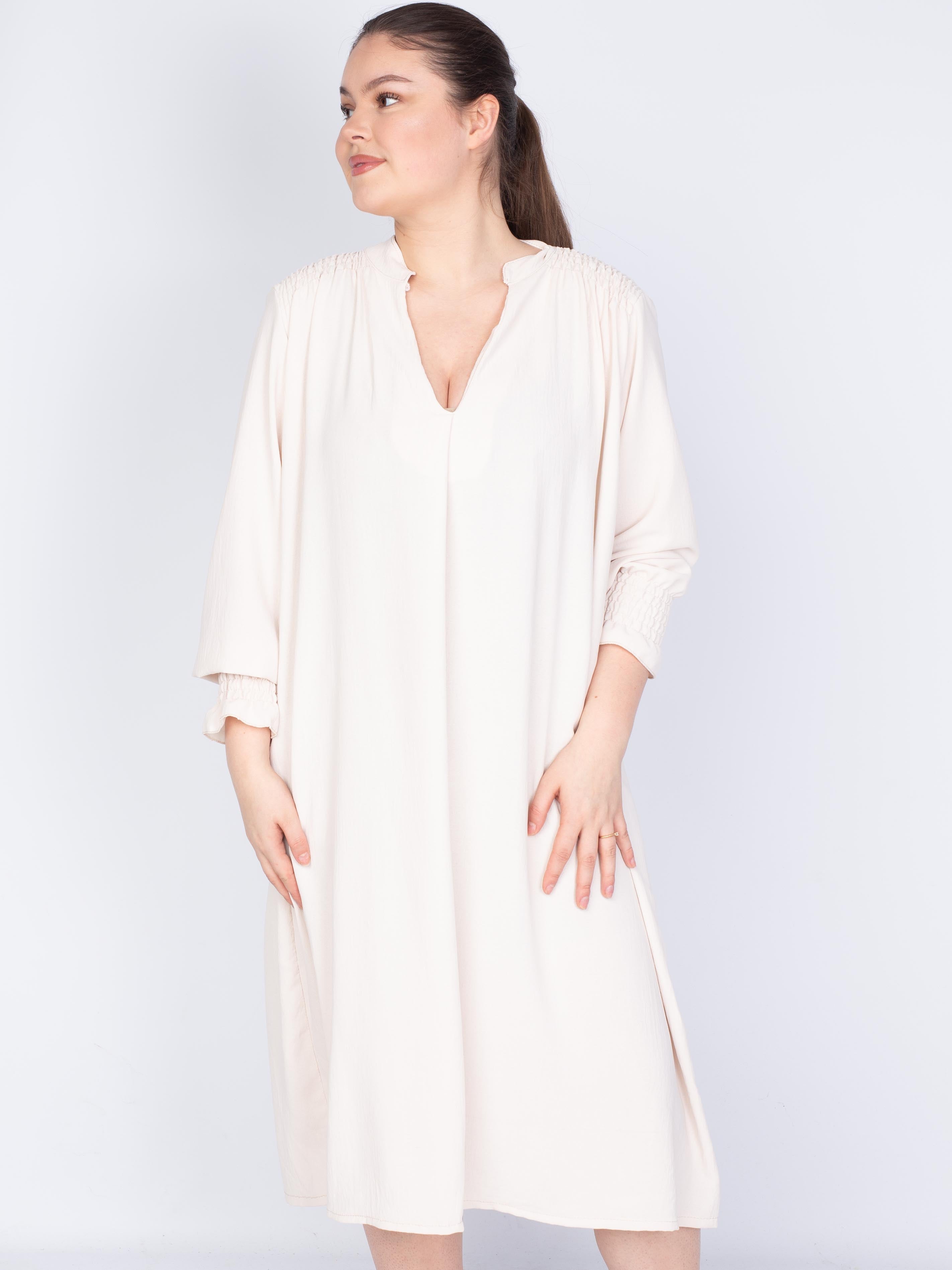 Skjortekjole med smock skuldre - Brystmål 130cm