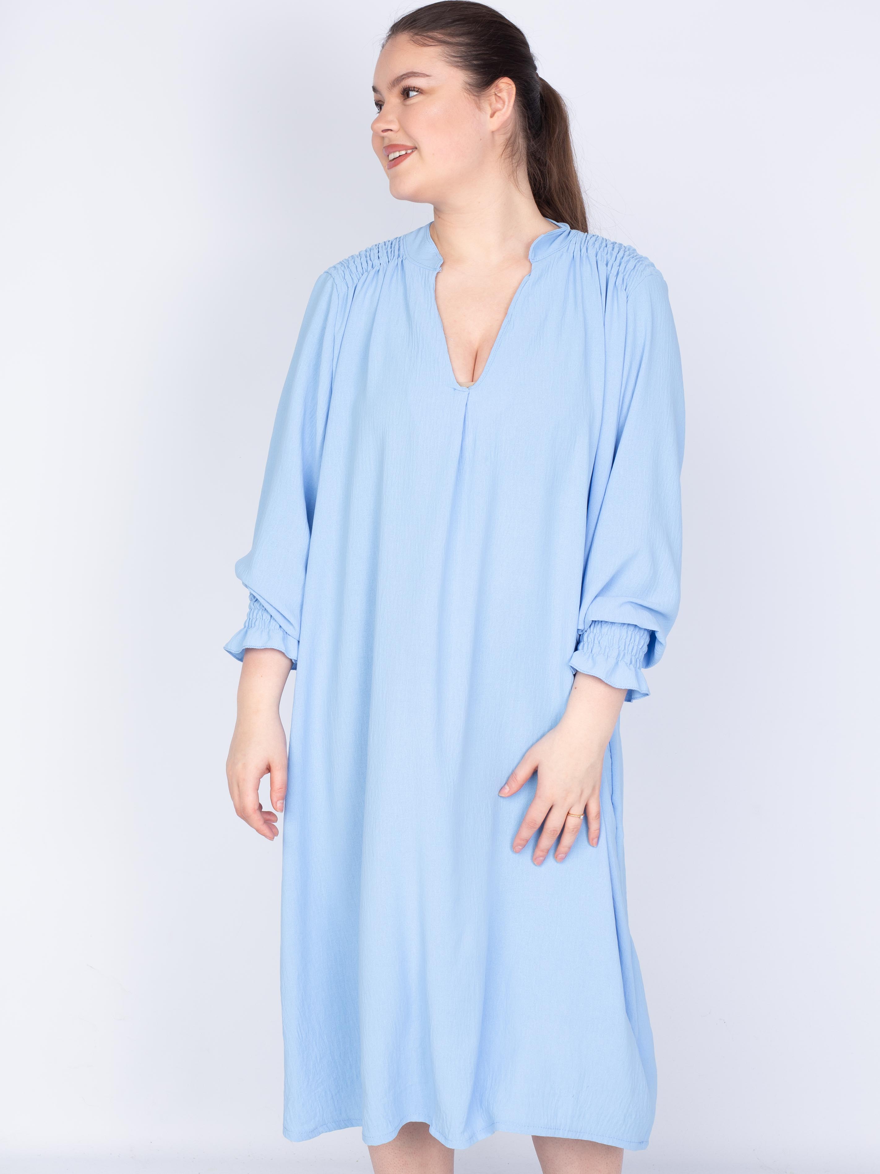 Skjortekjole med smock skuldre - Brystmål 130cm