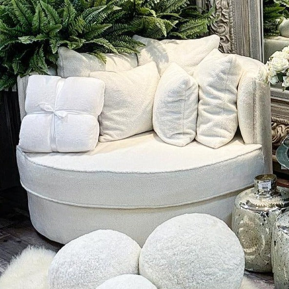 Fauteuil Hayley Sheep Cream – Elegant loungestol i blød fårepels-look 132x105x75 cm