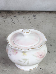 Sukkerskål med blomstermotiv og guld kant